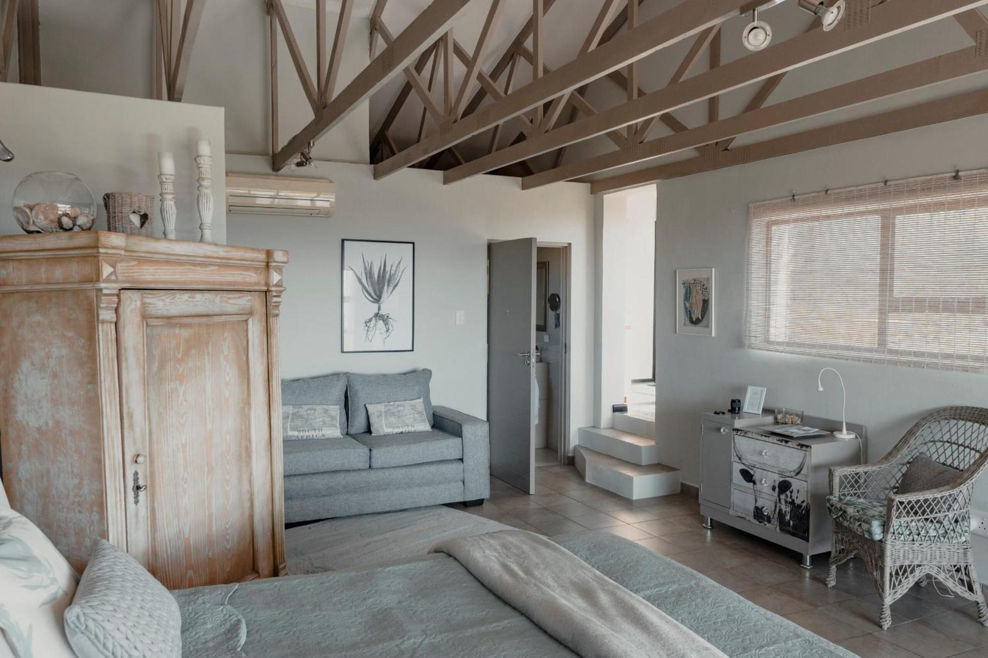 The Ocean Bay Luxury Guesthouse Jeffreys Bay Exterior photo